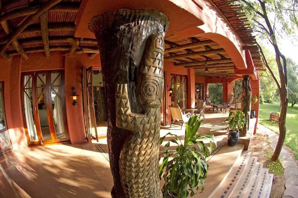 Sanctuary Chobe Chilwero Ξενοδοχείο Kasane Εξωτερικό φωτογραφία